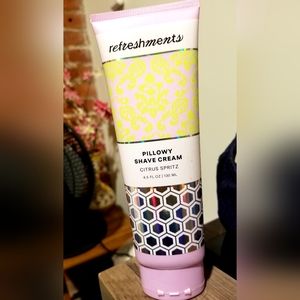 LUXURIOUS PILLOWY SHAVE CREAM